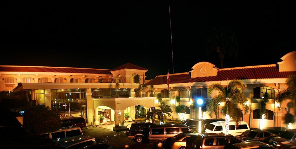 Hotel Del Rio Iloilo City Kültér fotó